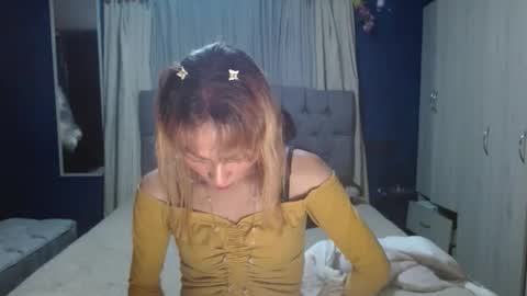 Snapshot of _azalea_65 chatting on December 19, 2025, 3:13 am _azalea_65 online show from December 19, 2025, 3:13 am