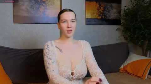 Jess online show from November 22, 2025, 9:19 am