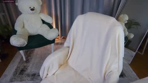 Jess online show from May 4, 2026, 3:35 am