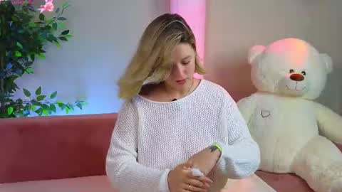 Jess online show from August 3, 2026, 3:38 am