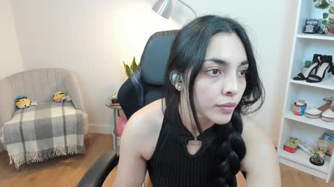 Bella Evans online show from January 17, 2025, 8:45 am