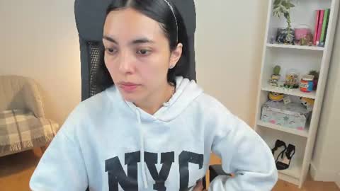 Snapshot of _bellaevans_ chatting on June 13, 2026, 4:21 am Bella Evans online show from June 13, 2026, 4:21 am