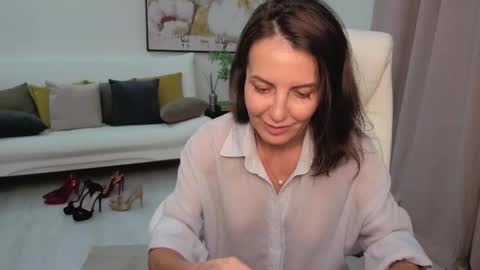 Beylly online show from September 14, 2025, 4:39 pm