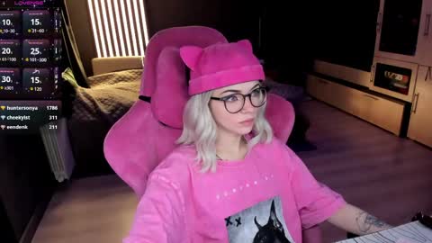 Snapshot of _black_fox__ chatting on May 31, 2026, 12:30 am Olivia Subscribe to my Fansly - online show from May 31, 2026, 12:30 am