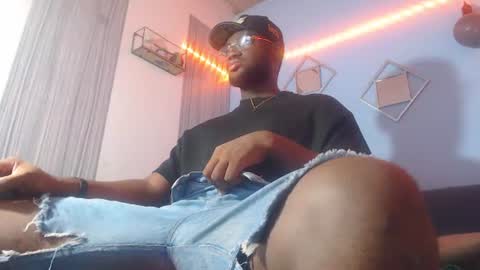 Snapshot of _black_stallion chatting on August 3, 2026, 12:10 pm Andrew online show from August 3, 2026, 12:10 pm
