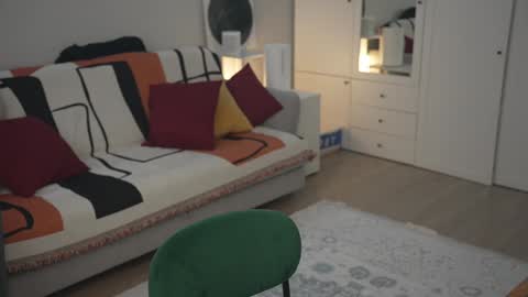 Snapshot of _blackbee_ chatting on February 26, 2025, 10:15 am Lili online show from February 26, 2025, 10:15 am