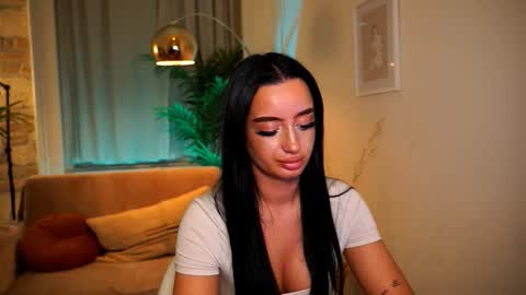 Pearl online show from March 10, 2026, 5:29 pm