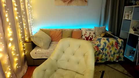 Snapshot of _blonde_barbie_ chatting on January 22, 2025, 3:40 pm Elizabeth online show from January 22, 2025, 3:40 pm