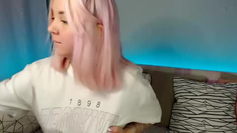 Snapshot of _blonde_barbie_ chatting on February 20, 2025, 6:39 am Elizabeth online show from February 20, 2025, 6:39 am