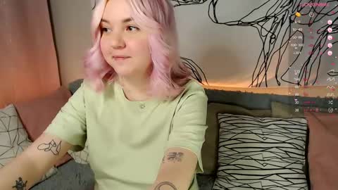 Snapshot of _blonde_barbie_ chatting on March 5, 2025, 6:45 pm Elizabeth online show from March 5, 2025, 6:45 pm