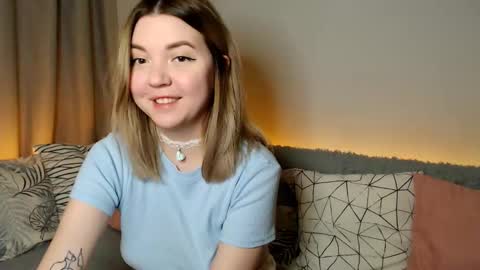 Snapshot of _blonde_barbie_ chatting on November 22, 2025, 7:57 pm Elizabeth online show from November 22, 2025, 7:57 pm