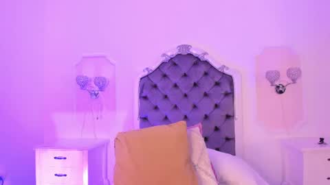 Brenda  online show from June 25, 2026, 7:40 pm