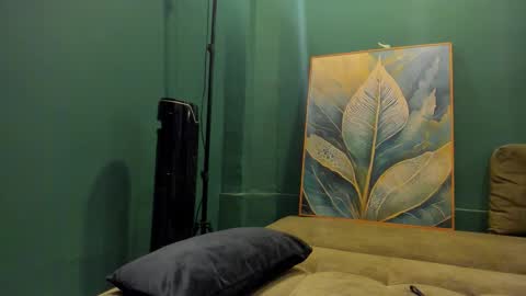 Snapshot of _bunny_boy_ chatting on October 8, 2025, 2:42 am _bunny_boy_ online show from October 8, 2025, 2:42 am