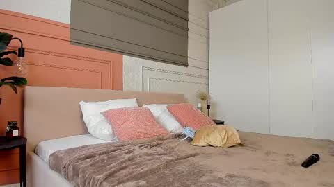 Snapshot of _bunnydollstella_ chatting on February 28, 2025, 7:48 am Stella online show from February 28, 2025, 7:48 am