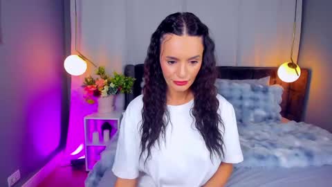 _carlawhite_ online show from April 29, 2026, 3:32 am