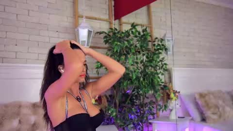 Snapshot of _carlawhite_ chatting on July 7, 2026, 3:42 am _carlawhite_ online show from July 7, 2026, 3:42 am