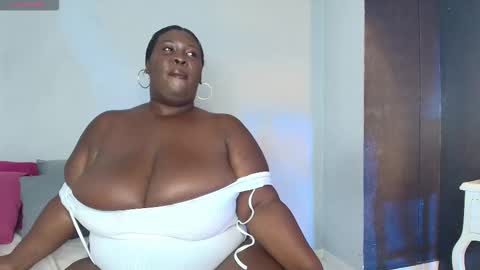 Caro. online show from October 15, 2025, 7:03 pm