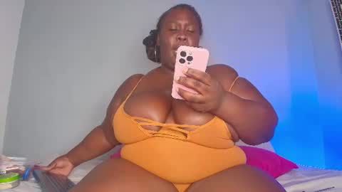 Snapshot of _carolinagomez chatting on August 4, 2026, 7:16 pm Caro. online show from August 4, 2026, 7:16 pm