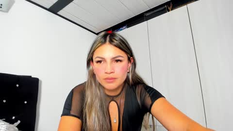 Snapshot of _cereza_ chatting on December 27, 2024, 11:10 pm Bella online show from December 27, 2024, 11:10 pm