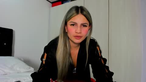 Snapshot of _cereza_ chatting on December 31, 2024, 12:21 am Bella online show from December 31, 2024, 12:21 am