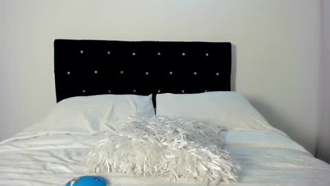 Snapshot of _cereza_ chatting on January 13, 2025, 1:56 am Bella online show from January 13, 2025, 1:56 am