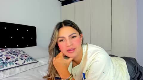 Snapshot of _cereza_ chatting on February 24, 2025, 8:14 pm Bella online show from February 24, 2025, 8:14 pm