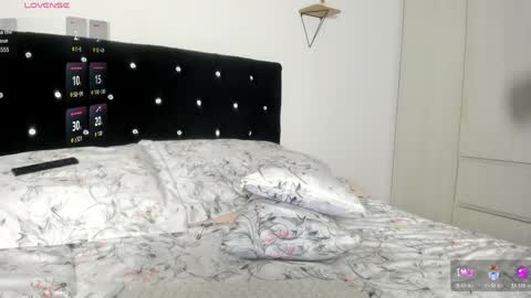 Snapshot of _cereza_ chatting on May 13, 2026, 8:38 pm Bella online show from May 13, 2026, 8:38 pm