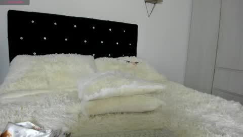 Snapshot of _cereza_ chatting on June 8, 2026, 11:38 pm Bella online show from June 8, 2026, 11:38 pm