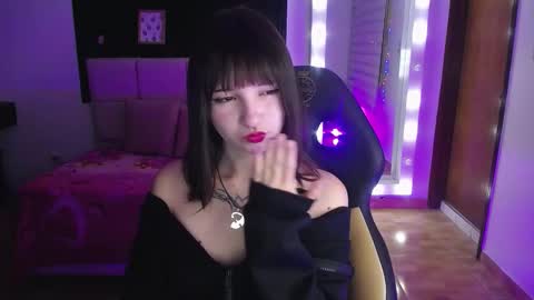 _charlotte_collins_ online show from November 22, 2025, 3:00 pm