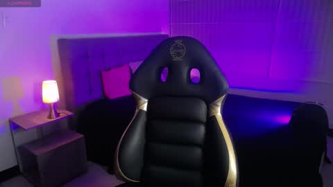 _charlotte_collins_ online show from January 13, 2026, 2:44 pm