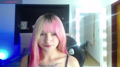 _charlotte_collins_ online show from June 26, 2026, 4:11 pm