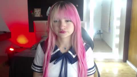 _charlotte_collins_ online show from July 8, 2026, 4:55 pm