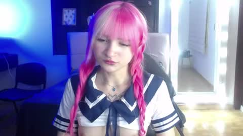 _charlotte_collins_ online show from July 28, 2026, 4:39 pm