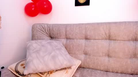 _charlottedavis online show from March 12, 2025, 4:02 pm