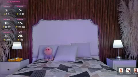 _cherry_fox online show from June 1, 2026, 12:40 pm