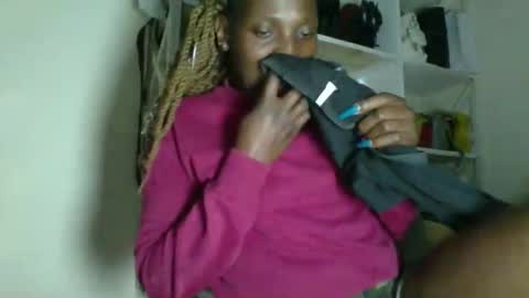 Snapshot of _clara01 chatting on May 12, 2026, 6:43 am clara online show from May 12, 2026, 6:43 am