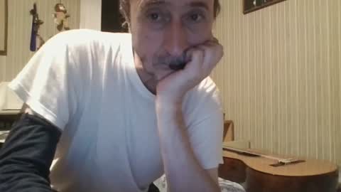 Snapshot of _col_t chatting on June 19, 2026, 12:48 am I hate social media Odio las redes sociales online show from June 19, 2026, 12:48 am
