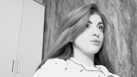 Snapshot of _comefeelme_ chatting on February 1, 2025, 4:00 pm D online show from February 1, 2025, 4:00 pm