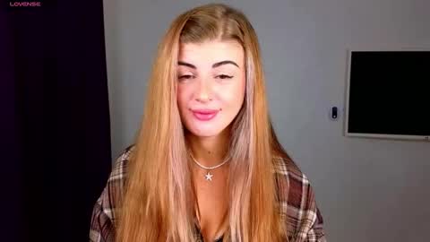 Snapshot of _comefeelme_ chatting on October 18, 2025, 3:53 am D online show from October 18, 2025, 3:53 am