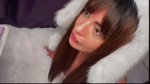 Snapshot of _comefeelme_ chatting on May 17, 2026, 5:49 am D online show from May 17, 2026, 5:49 am