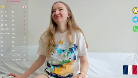Sophie online show from April 28, 2026, 7:46 am
