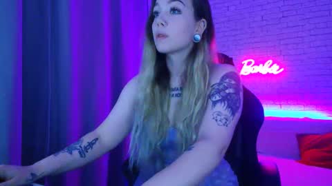 Snapshot of _crazybee_ chatting on December 3, 2025, 6:32 am Nica online show from December 3, 2025, 6:32 am