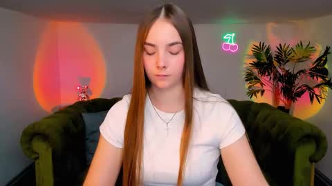 Erika online show from September 10, 2025, 1:11 pm