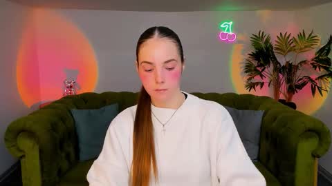 Erika online show from October 21, 2025, 3:46 pm