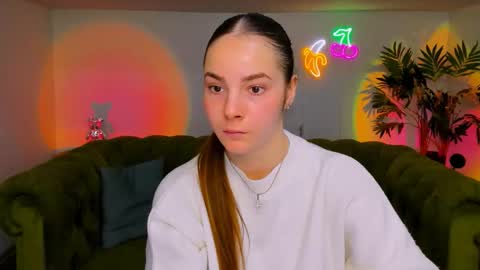 Erika online show from November 15, 2025, 6:11 am