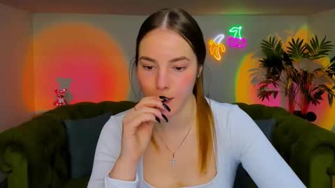 Erika online show from November 20, 2025, 7:08 am