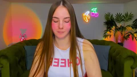 Erika online show from November 30, 2025, 7:40 pm