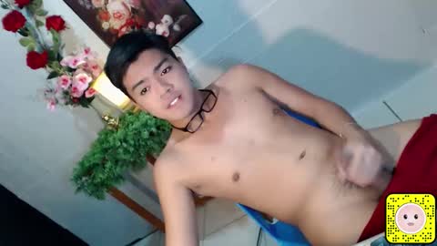 Snapshot of _cumwithrussel chatting on May 7, 2026, 1:55 am Russ online show from May 7, 2026, 1:55 am