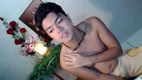 Snapshot of _cumwithrussel chatting on May 13, 2026, 1:36 am Russ online show from May 13, 2026, 1:36 am