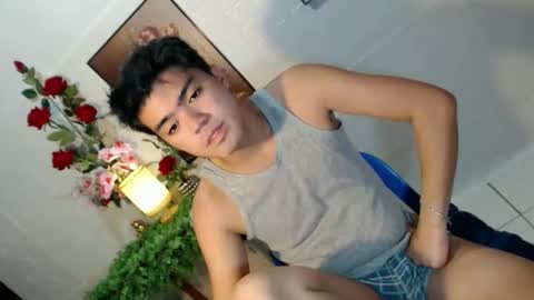 Snapshot of _cumwithrussel chatting on May 15, 2026, 11:45 pm Russ online show from May 15, 2026, 11:45 pm